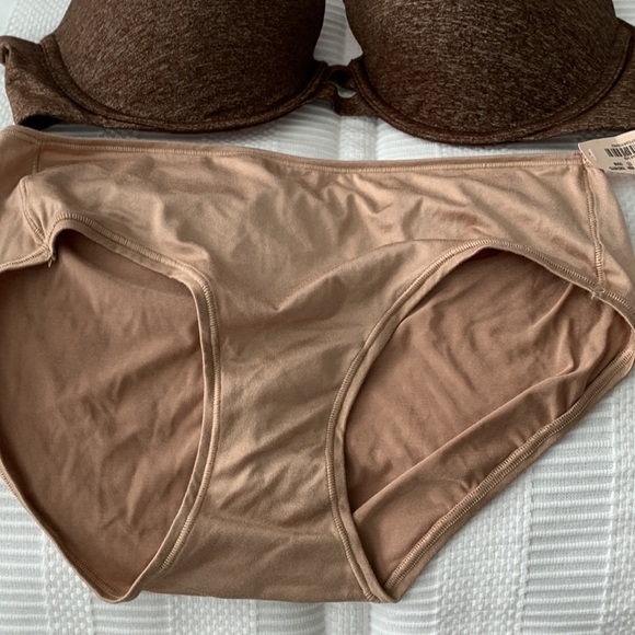 NWT Victoria Secret bras and panties! - Picture 4 of 5